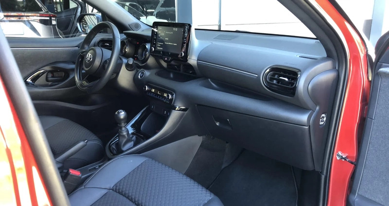 Toyota Yaris cena 82900 przebieg: 29149, rok produkcji 2021 z Świdnik małe 172